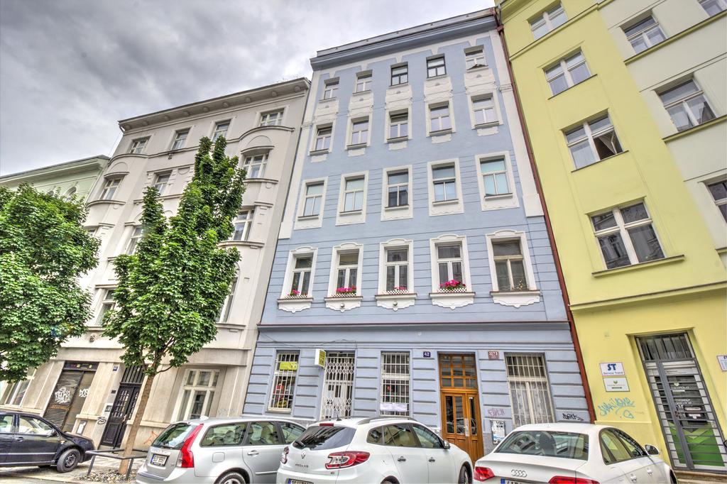 Apartment B42 Bed And Cafe Praga Exterior foto